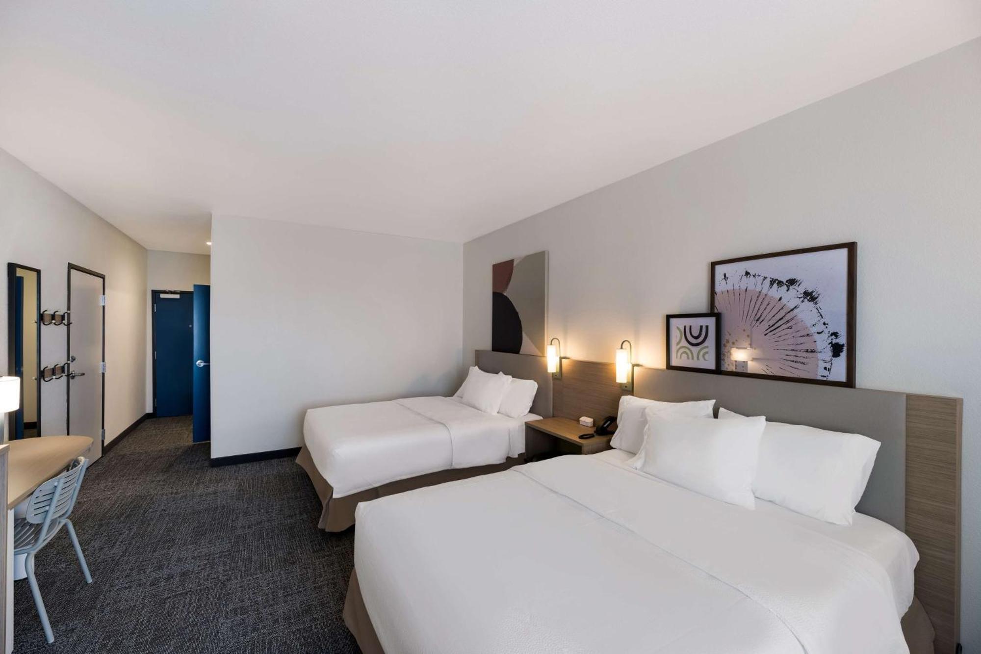 Spark By Hilton Midland South Экстерьер фото