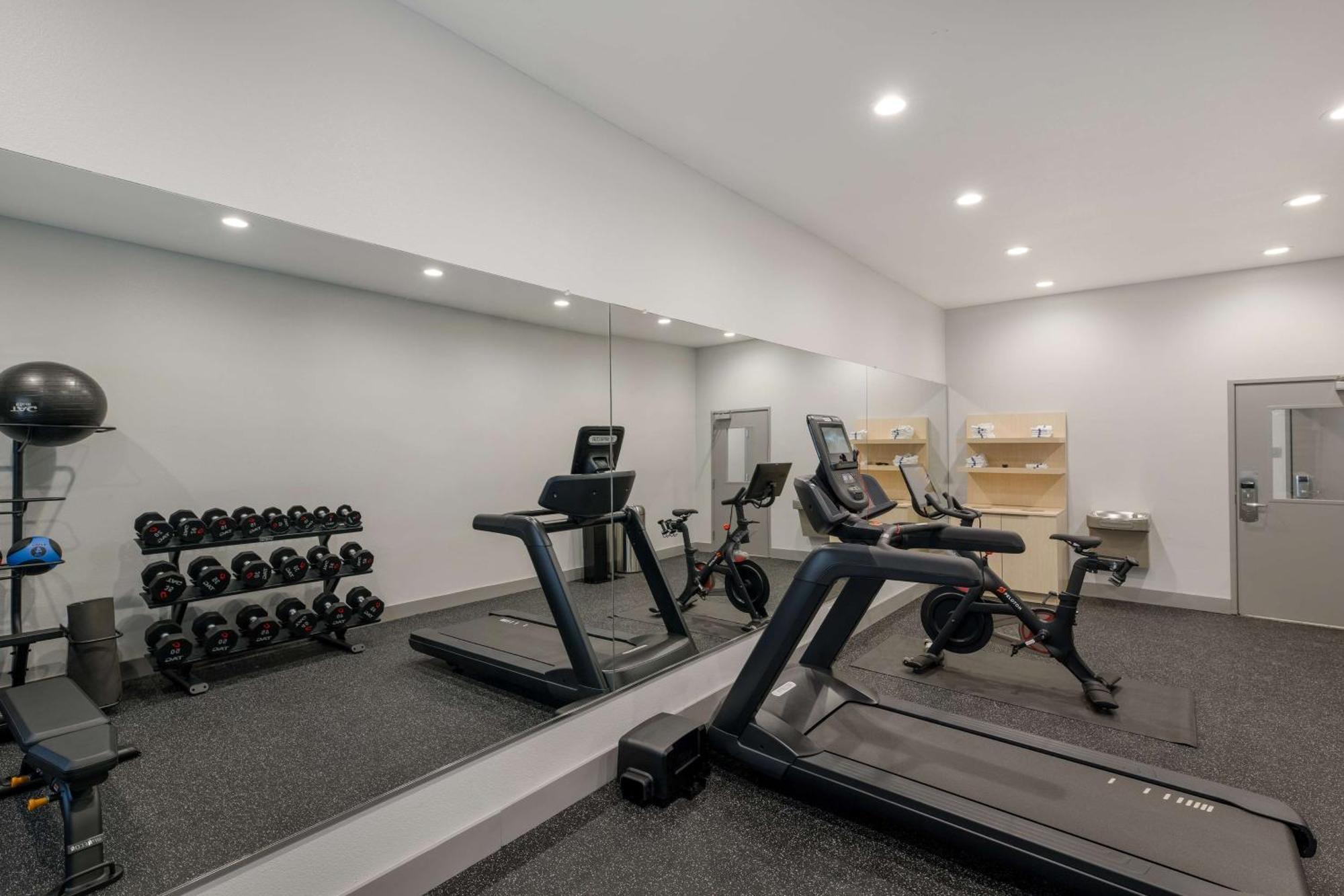 Spark By Hilton Midland South Экстерьер фото